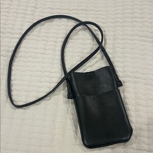 Old Navy Crossbody Bag
WORN ONCE